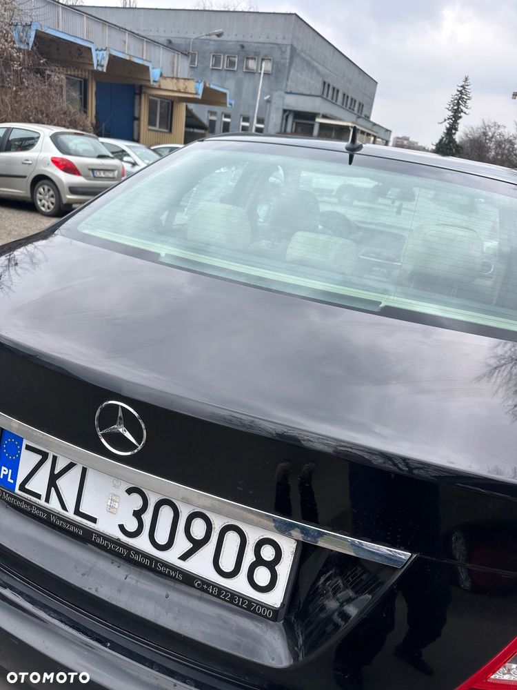 Mercedes-Benz Klasa C 200 CGI BlueEFFICIENCY Avantgarde - 6
