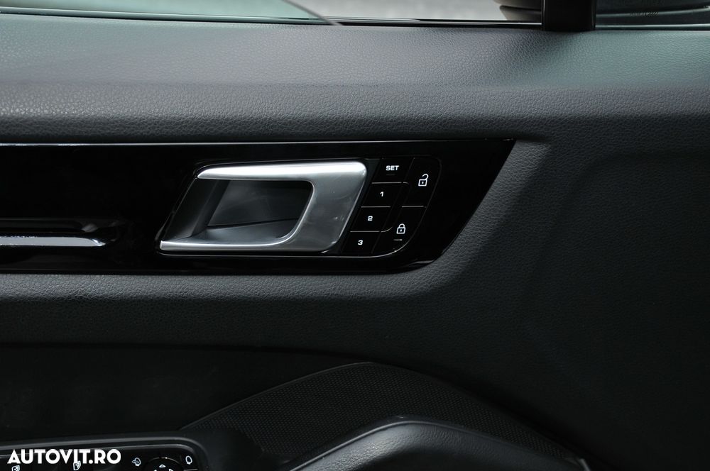 Porsche Cayenne Standard - 12