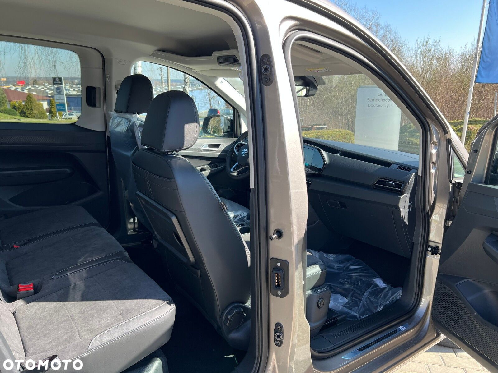 Volkswagen Caddy Caddy silnik: 1,5 l TSI EU6 116 KM / skrzynia biegów: automatyczna DSG, 7-biegowa rozstaw osi: 2755 mm - 6