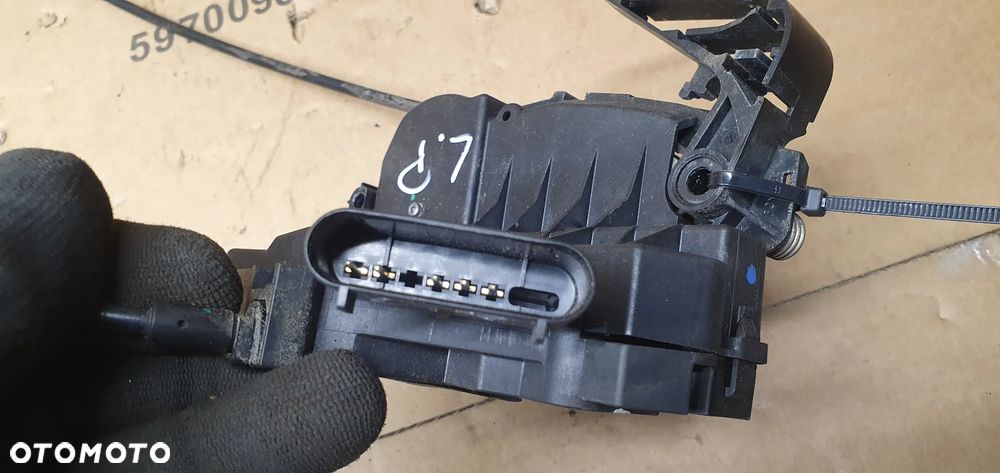 Zamek drzwi lewy przód przedni Ford Focus MK3 BM5A-A21813-AC - 2