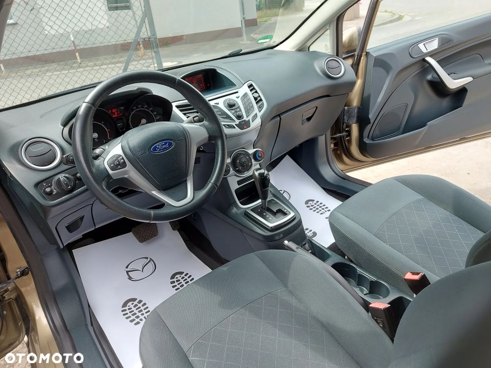 Ford Fiesta 1.4 Autom Champions Edition - 18