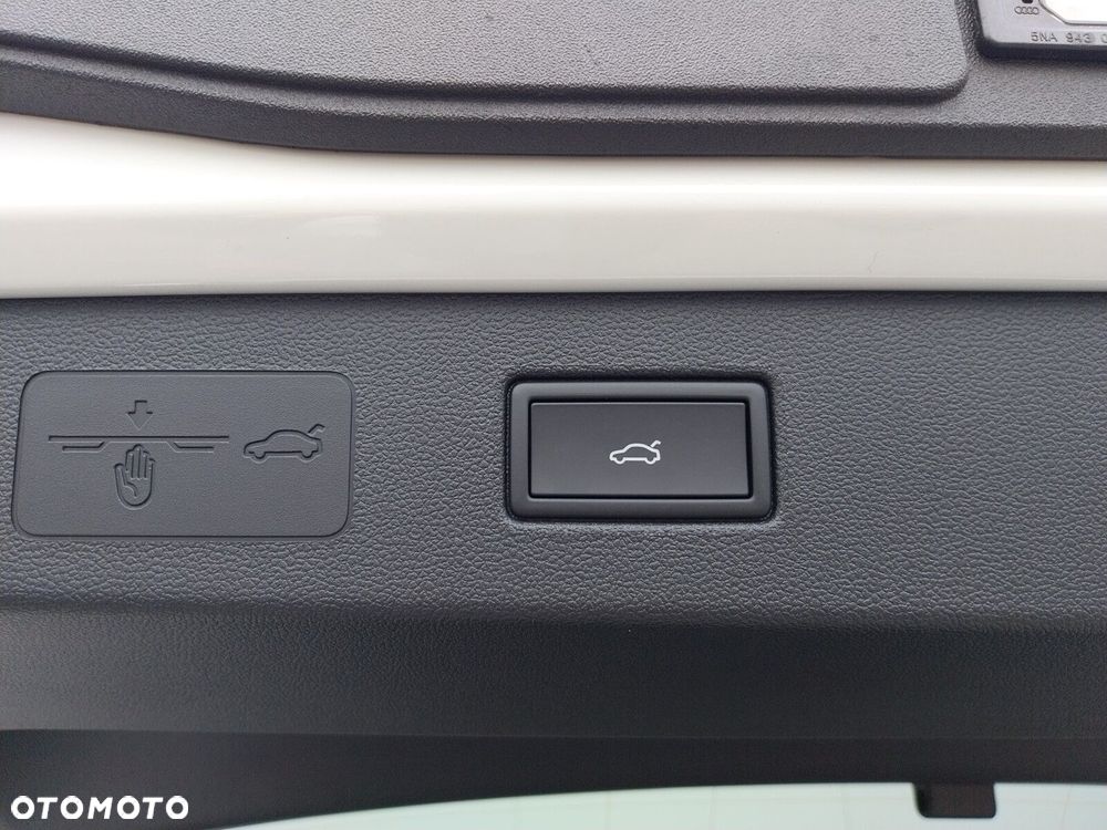 Volkswagen T-Roc - 7