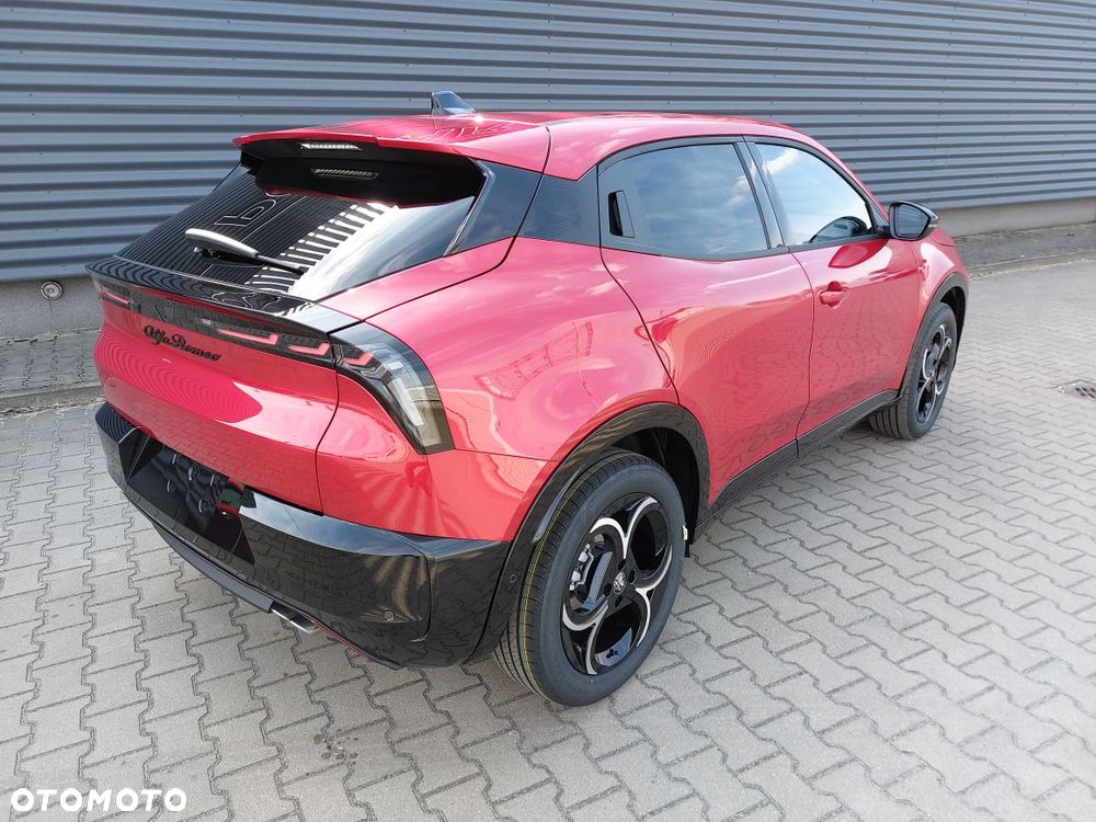 Alfa Romeo Junior 1.2 mHEV Ti Q4 eDCT - 6