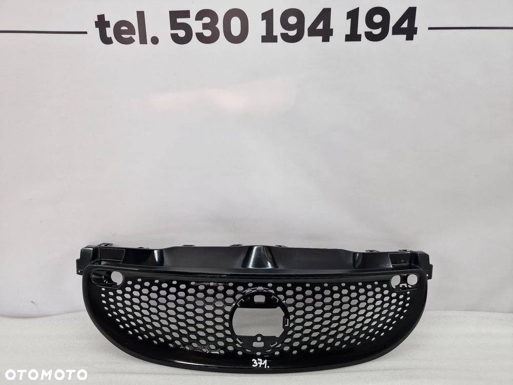SMART FORFOUR II 2 14- ATRAPA / GRILL PRZEDNI PRZÓD , NR 622564052R / A4538881523 , NR AUKCJI GR371 - 1