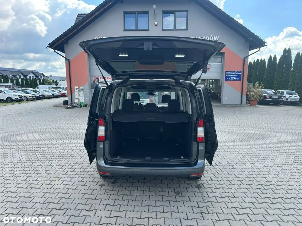 Ford Tourneo Connect - 11
