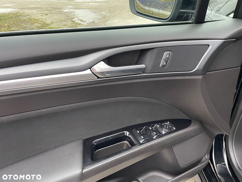 Ford Mondeo 2.0 TDCi Titanium PowerShift - 30