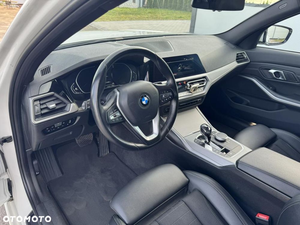 BMW Seria 3 320d xDrive M Sport Shadow - 6