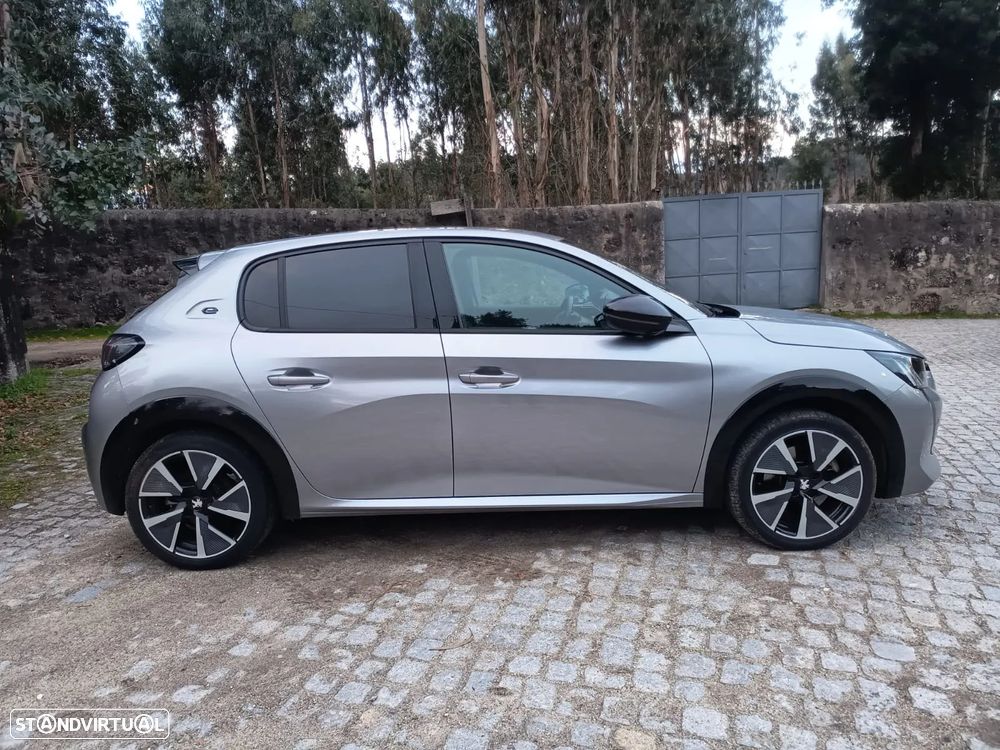 Peugeot e-208 50 kWh GT Line - 4