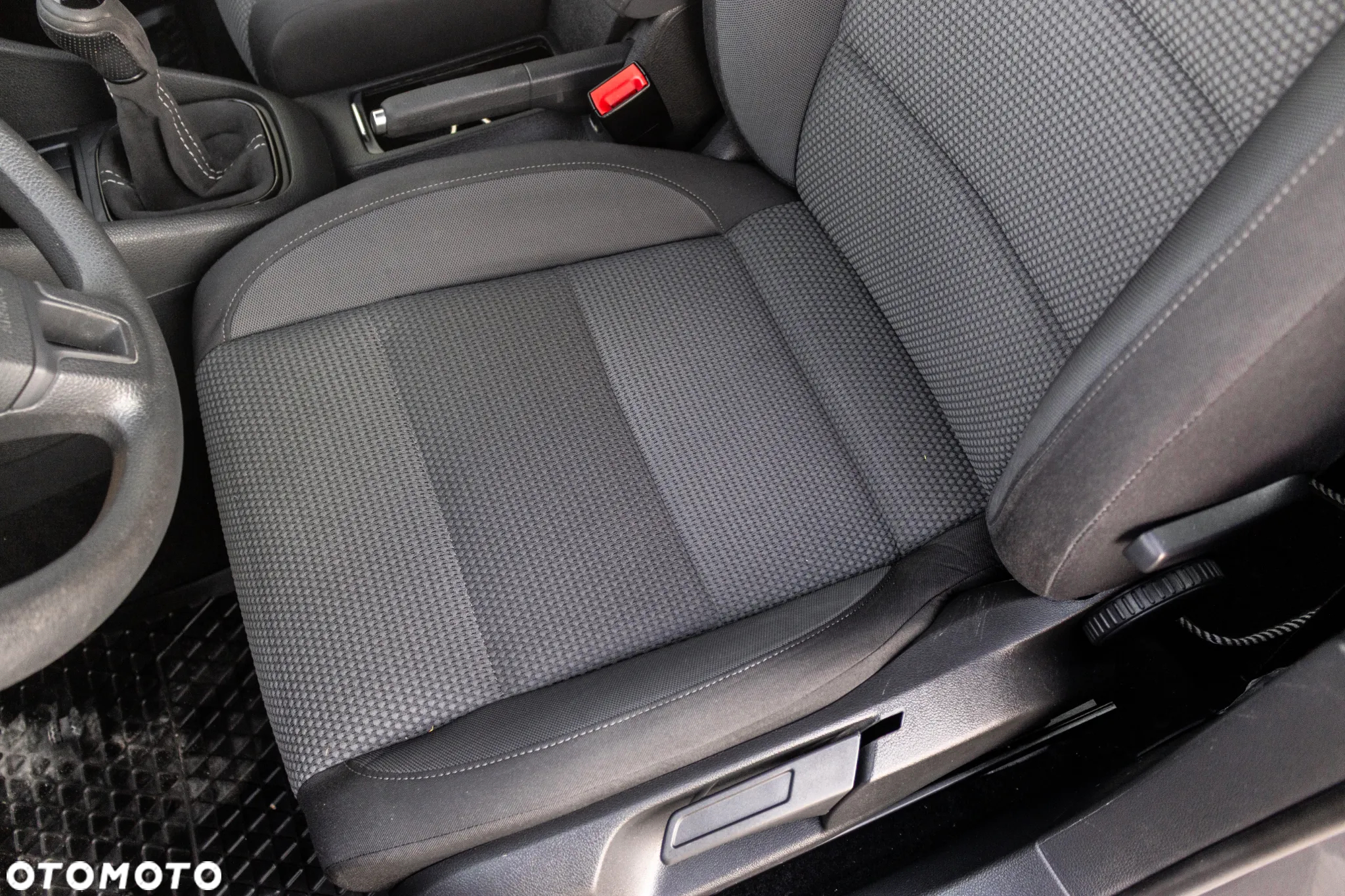 Volkswagen Golf - 10
