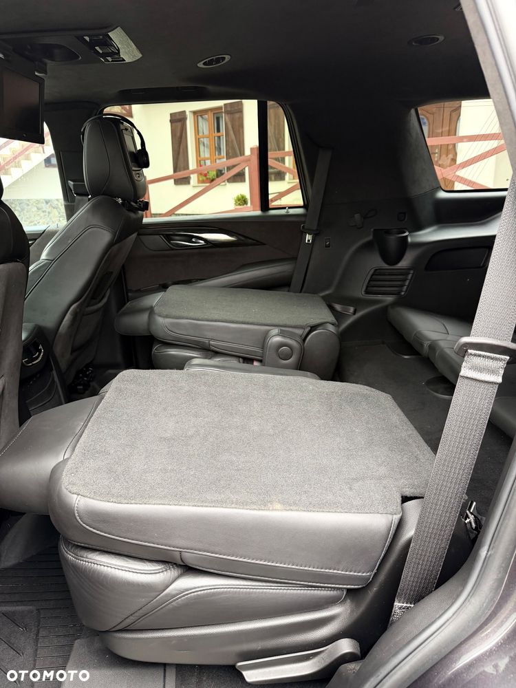 Cadillac Escalade - 20