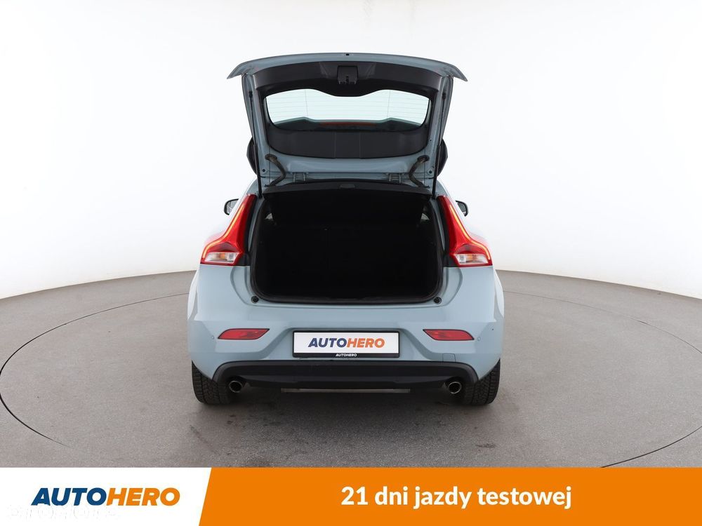 Volvo V40 - 16