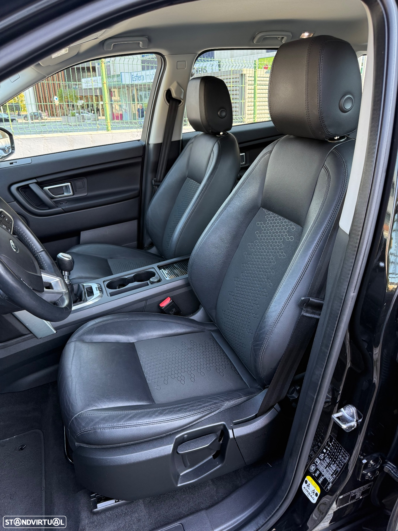 Land Rover Discovery Sport 2.0 eD4 HSE Luxury - 22