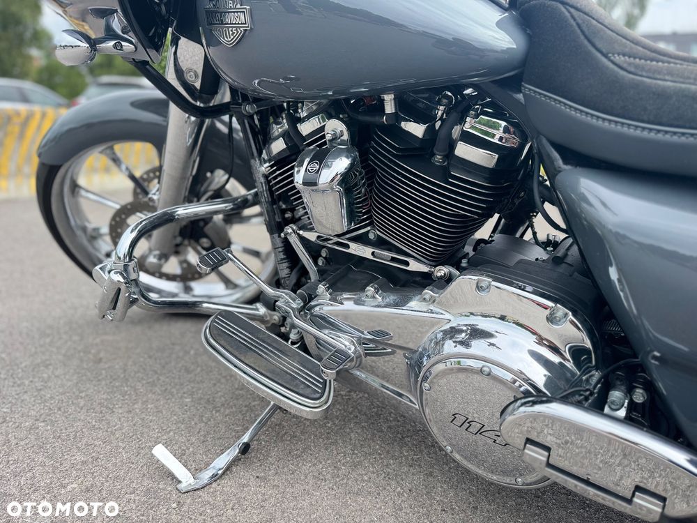 Harley-Davidson Touring Road Glide - 17