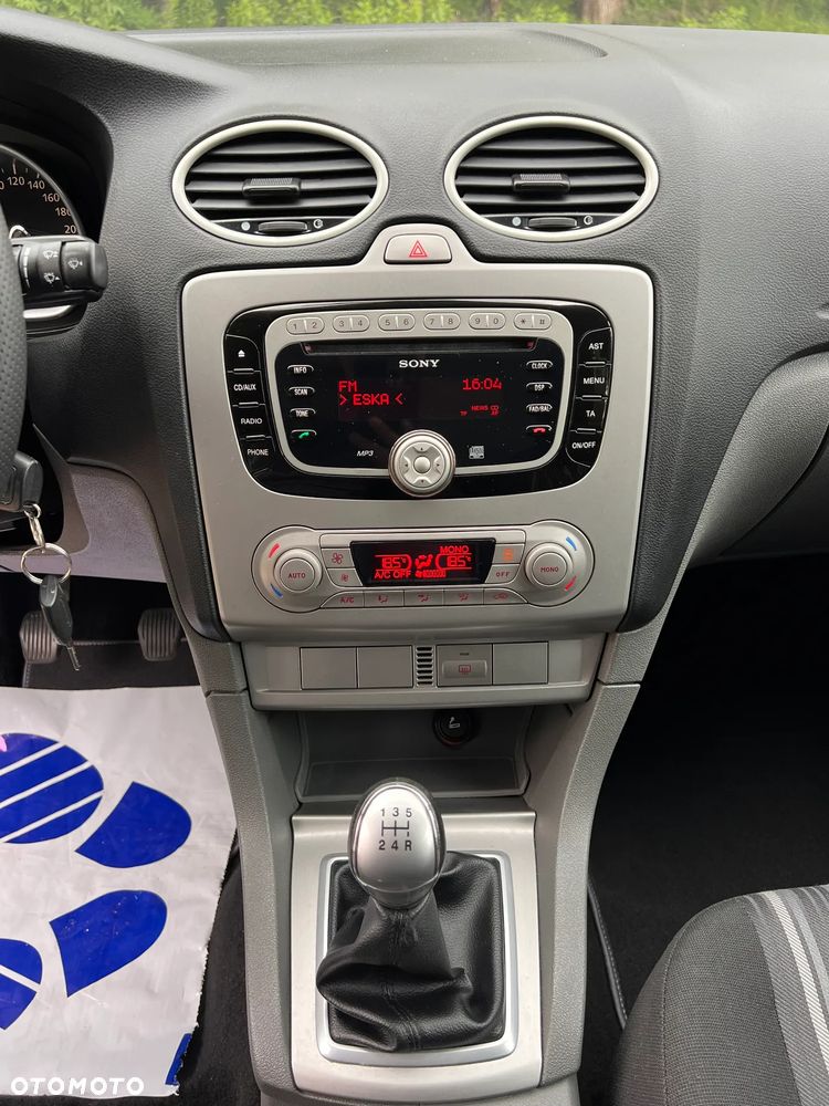 Ford Focus 1.6 Trend - 27