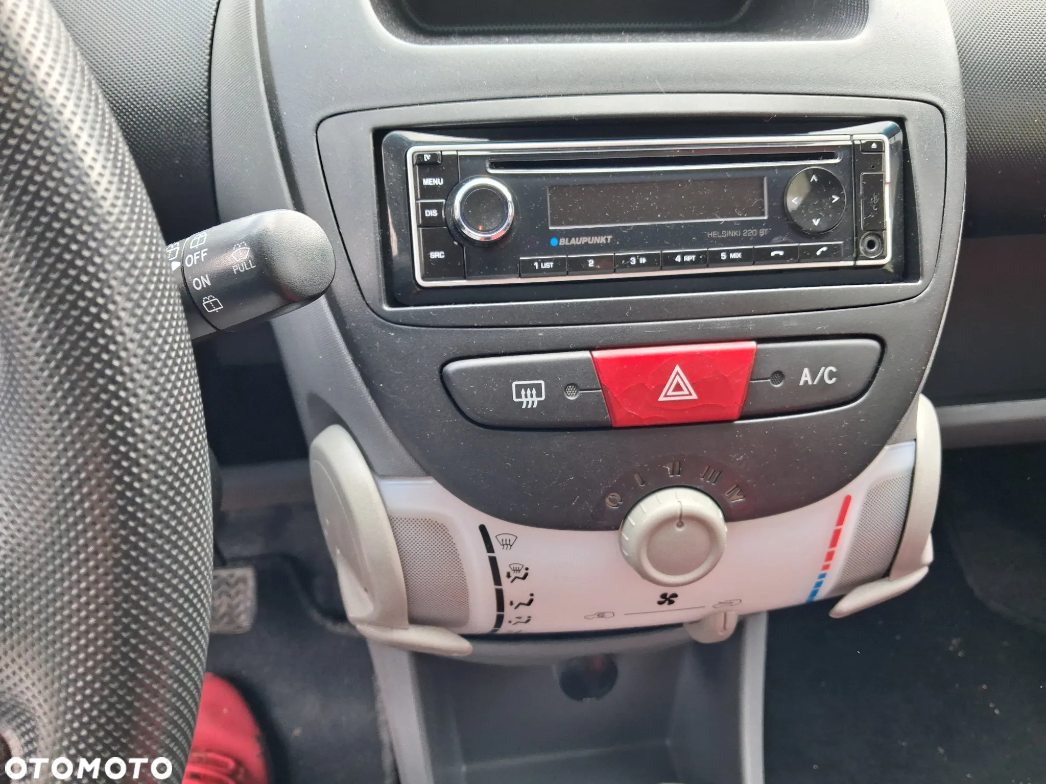 Peugeot 107 1.0 U Move - 12