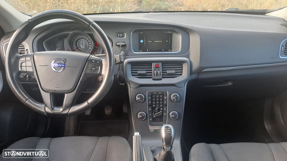 Volvo V40 1.6 D2 Momentum - 9
