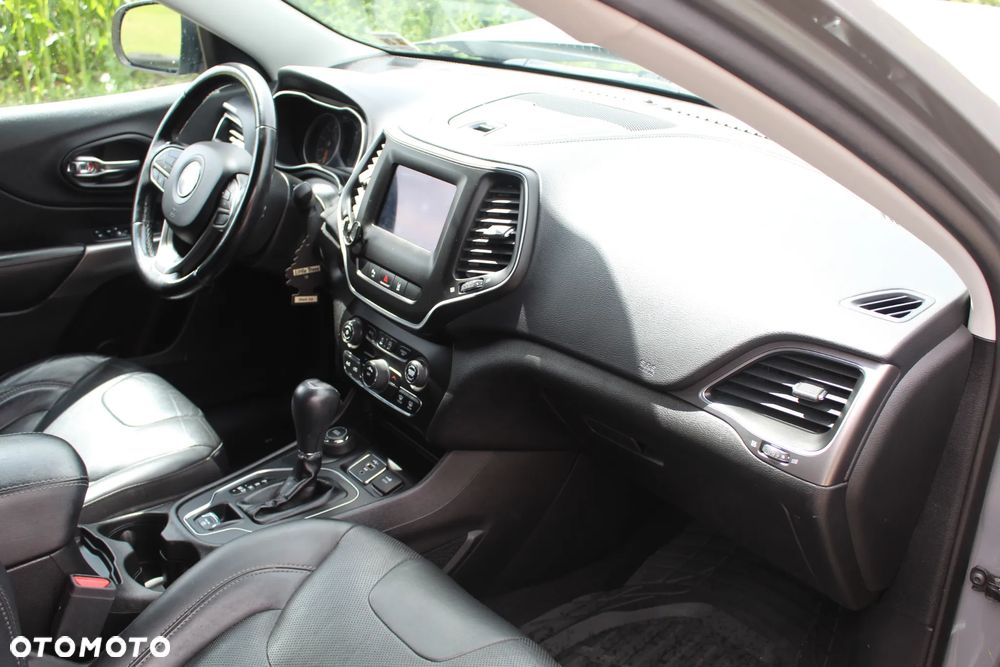Jeep Cherokee - 20