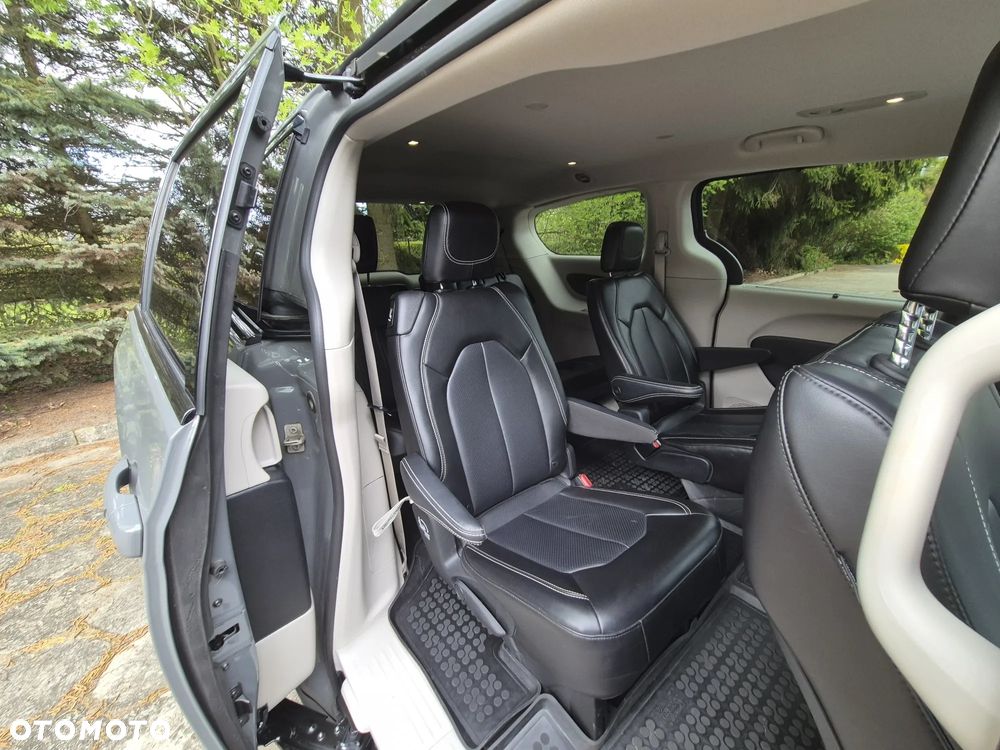 Chrysler Pacifica - 18