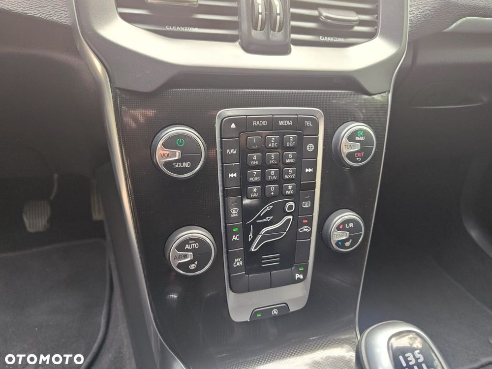 Volvo V40 T3 Drive-E Momentum - 18