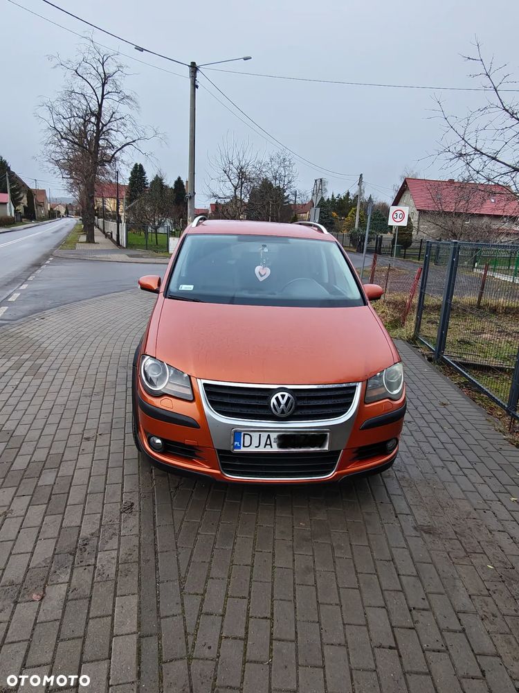 Volkswagen Touran 2.0 TDI DPF Cross - 1