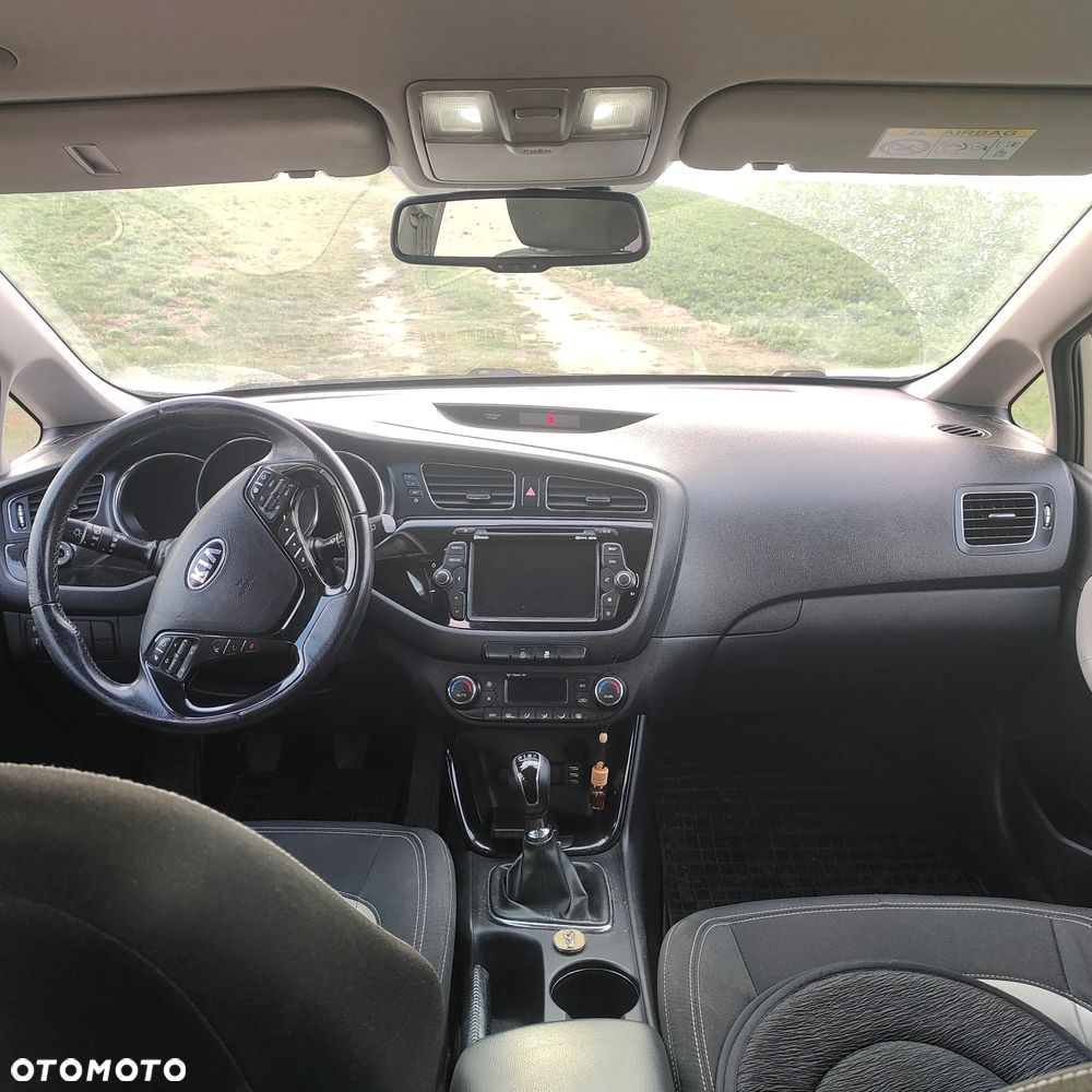 Kia Ceed 1.6 CRDi 128 ISG Platinum Edition - 3