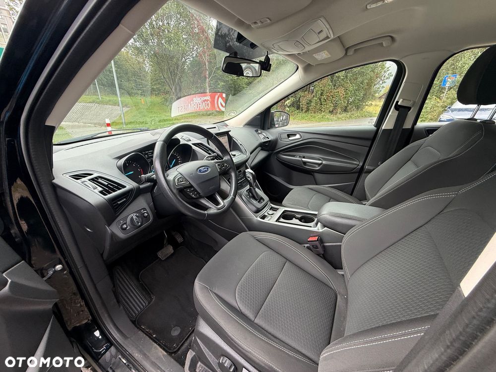 Ford Kuga 2.0 TDCi 2x4 Titanium - 21