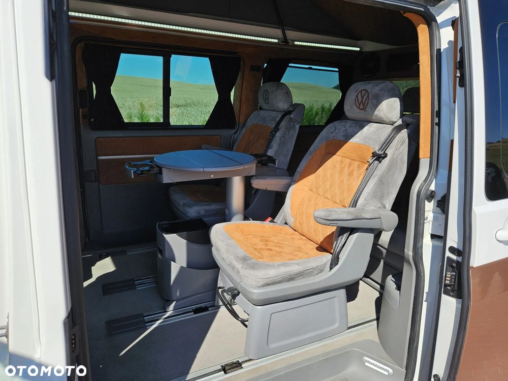 Volkswagen Multivan - 17