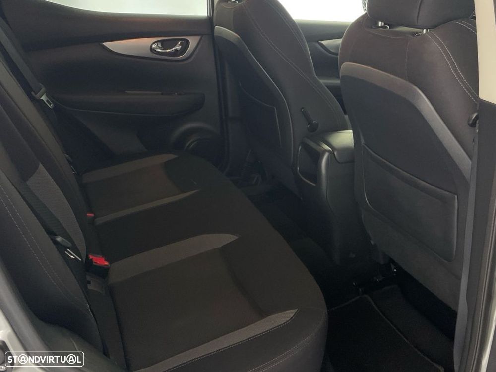Nissan Qashqai 1.3 DIG-T N-Connecta - 24