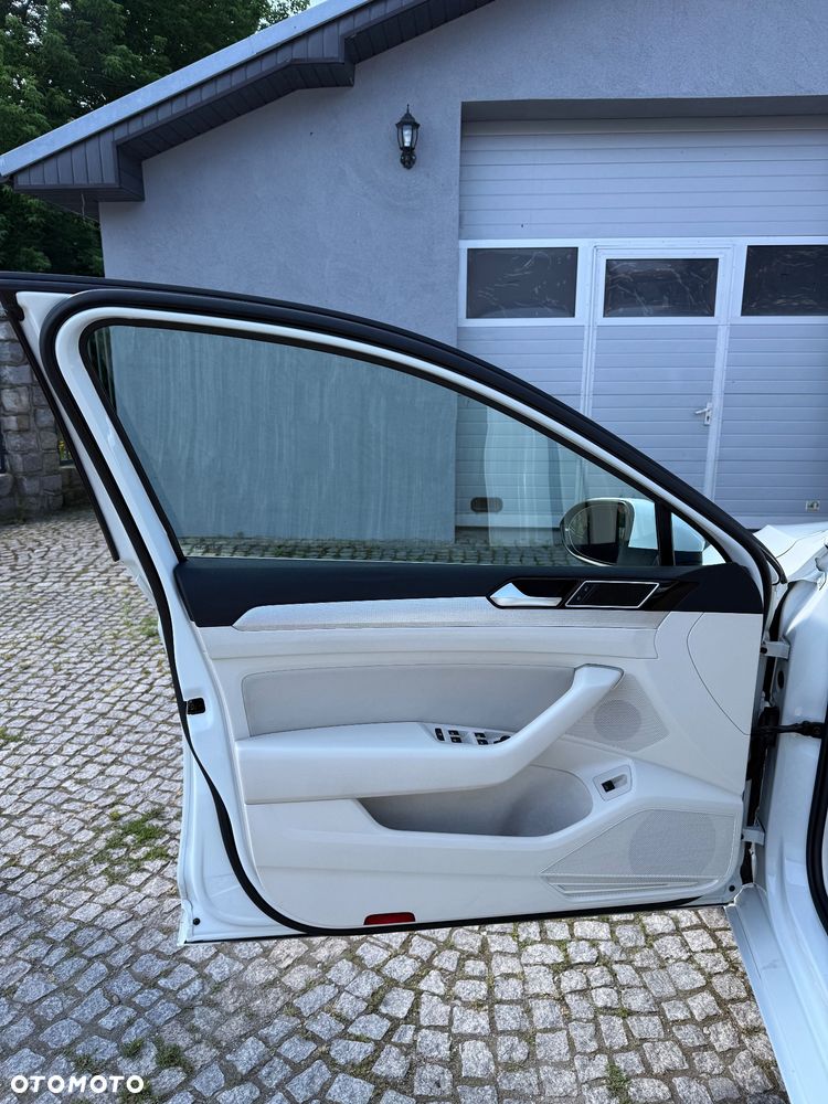 Volkswagen Passat 2.0 TDI SCR (BlueMotion Technology) 4Motion Comfortline - 15