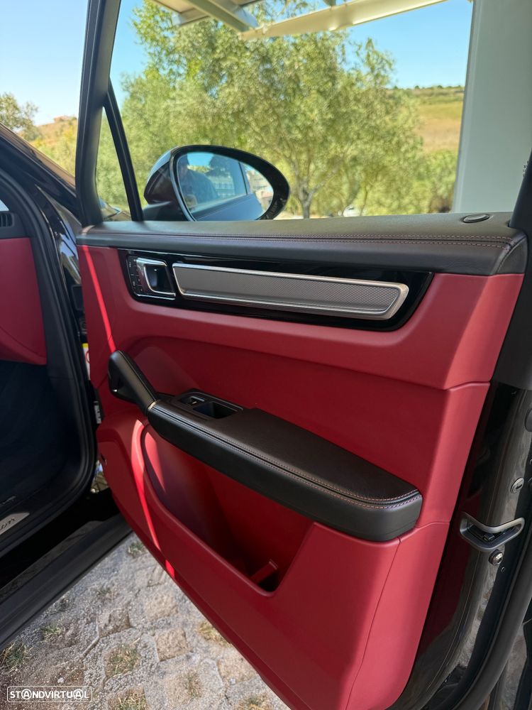 Porsche Cayenne E-Hybrid Platinum Edition - 26