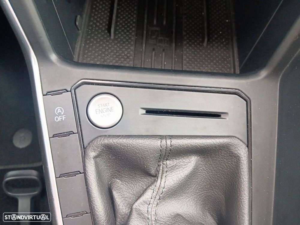 VW Taigo 1.0 TSI Urban DSG - 23