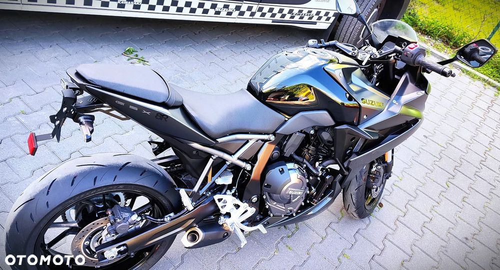 Suzuki GSX - 14