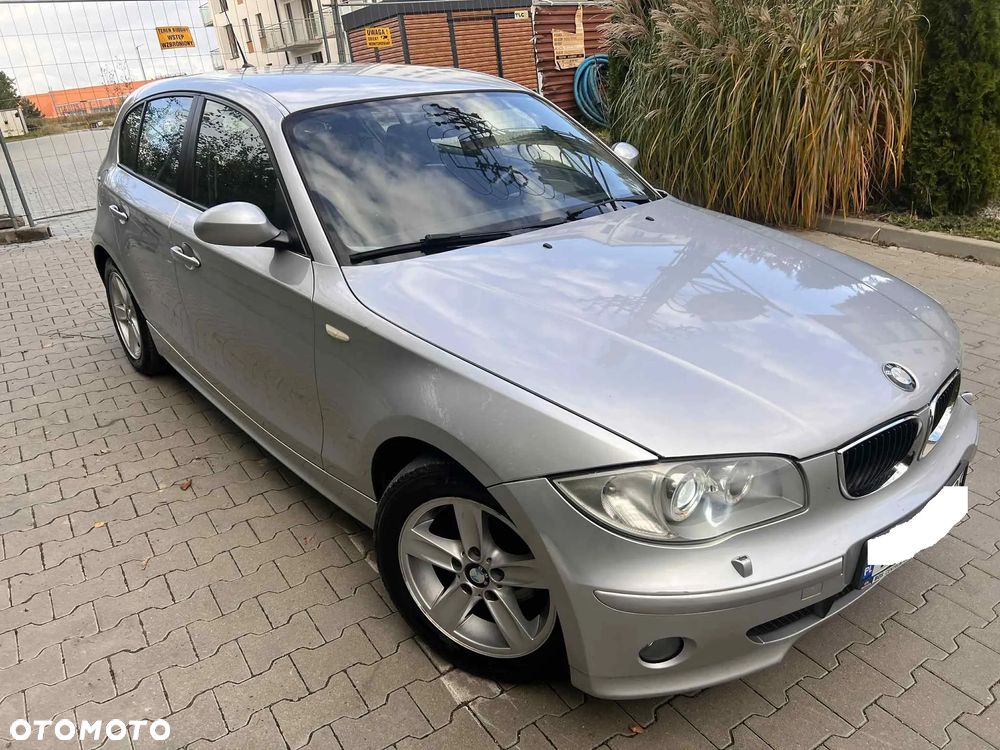 BMW Seria 1 120i - 23