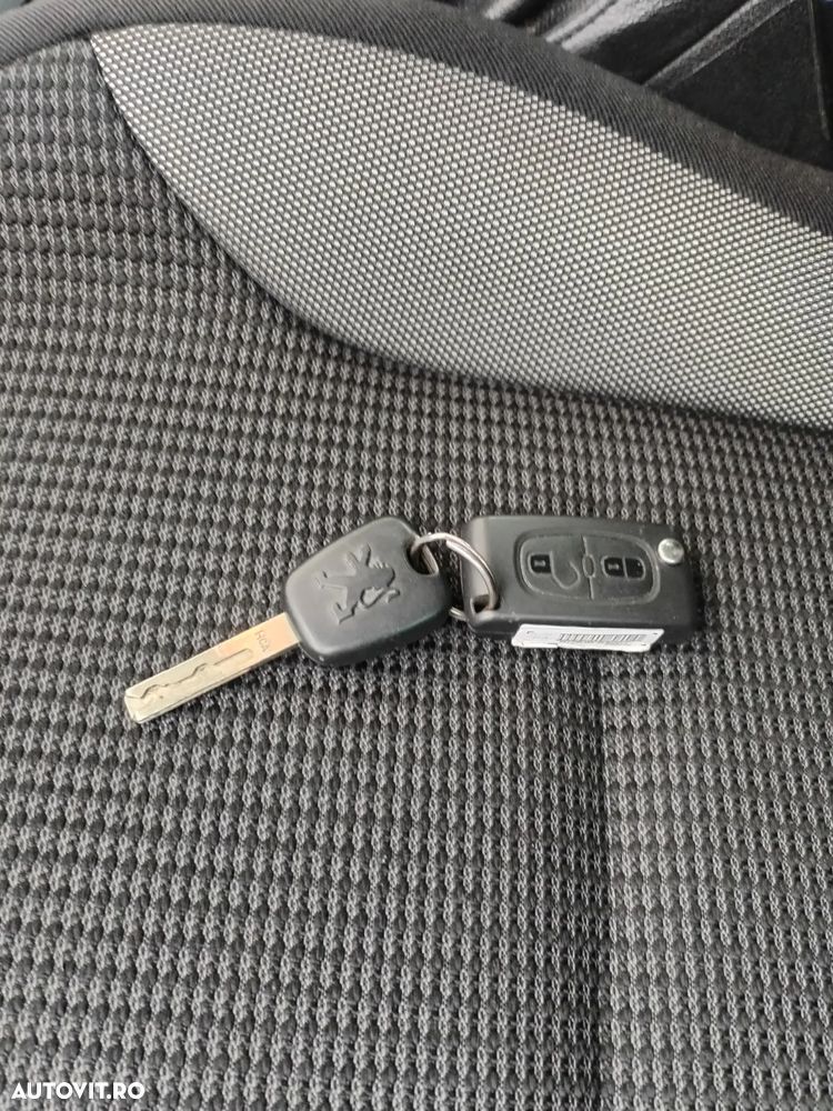 Peugeot 308 SW HDi FAP 150 Family - 9