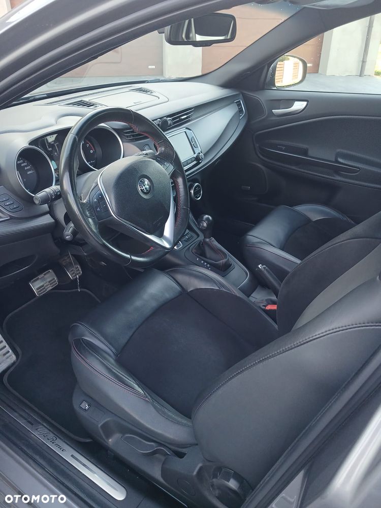 Alfa Romeo Giulietta 1750 TBi Veloce TCT - 13
