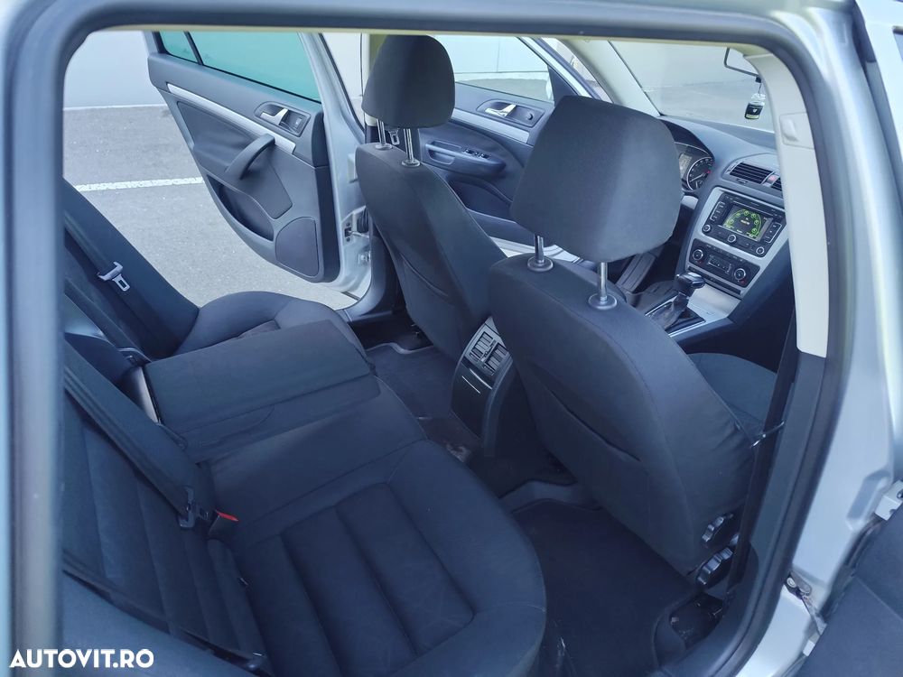 Skoda Octavia 2.0 TDI Elegance DSG - 5
