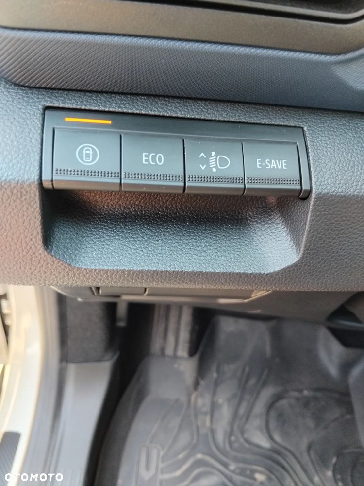 Dacia Duster 1.6 Full Hybrid 140 Expression MMT - 11