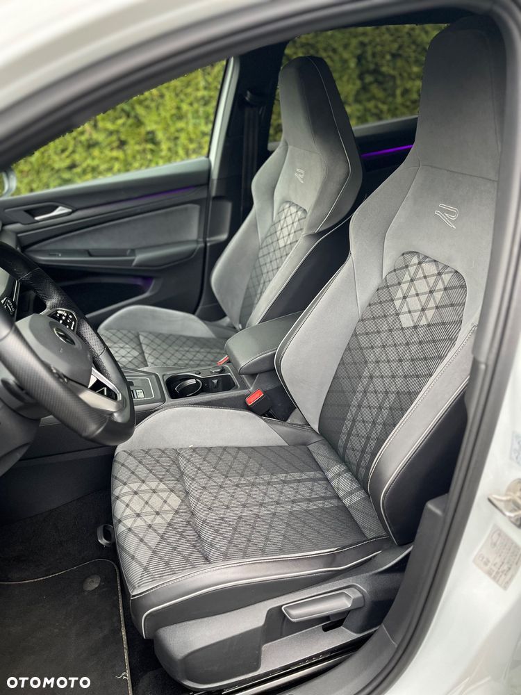 Volkswagen Golf VIII 2.0 TDI R-Line DSG - 11