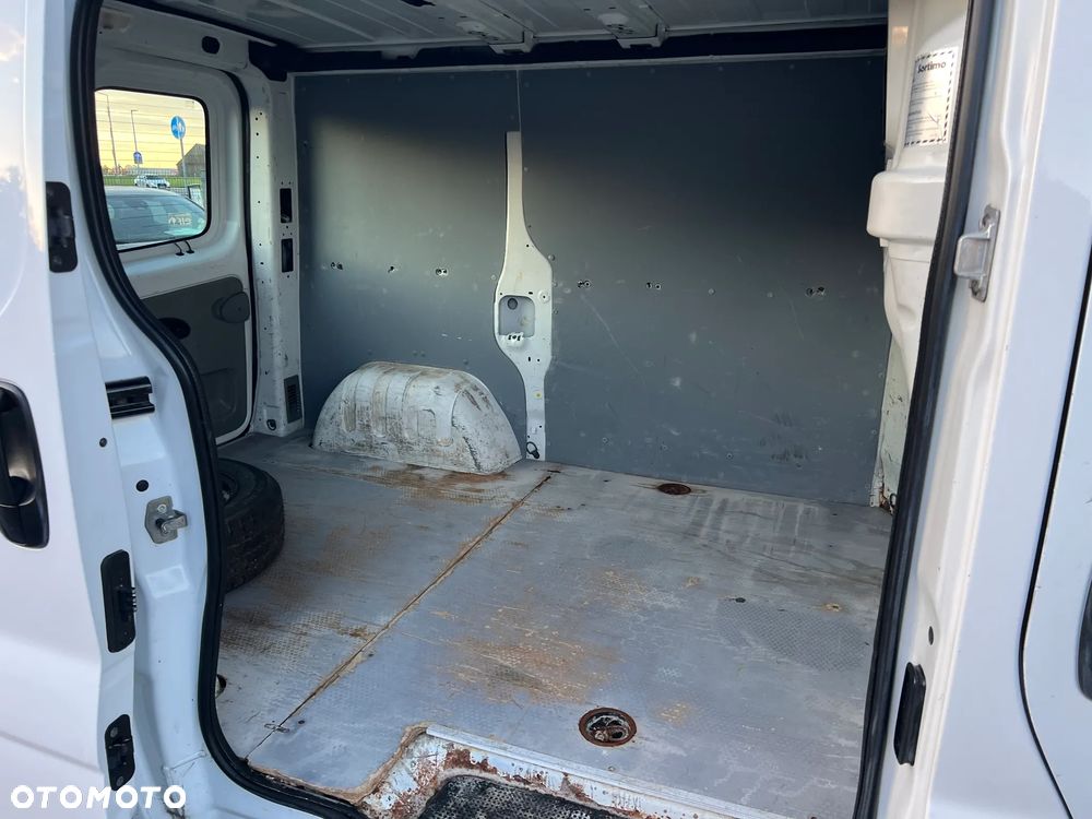 Renault TRAFIC - 13