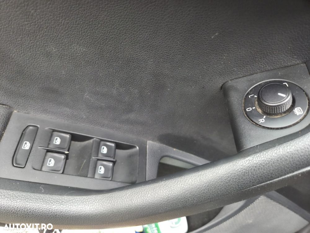 Skoda Octavia Combi Diesel 1.6 TDI DSG Style - 10