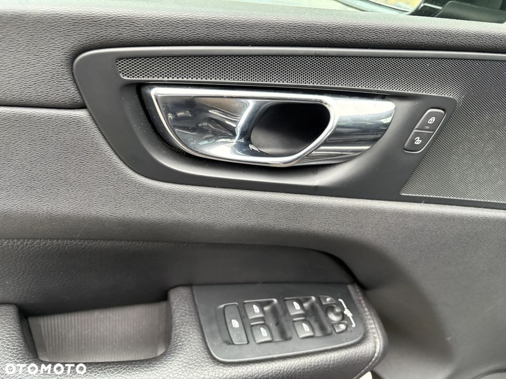 Volvo XC 60 D4 AWD Geartronic Momentum - 14