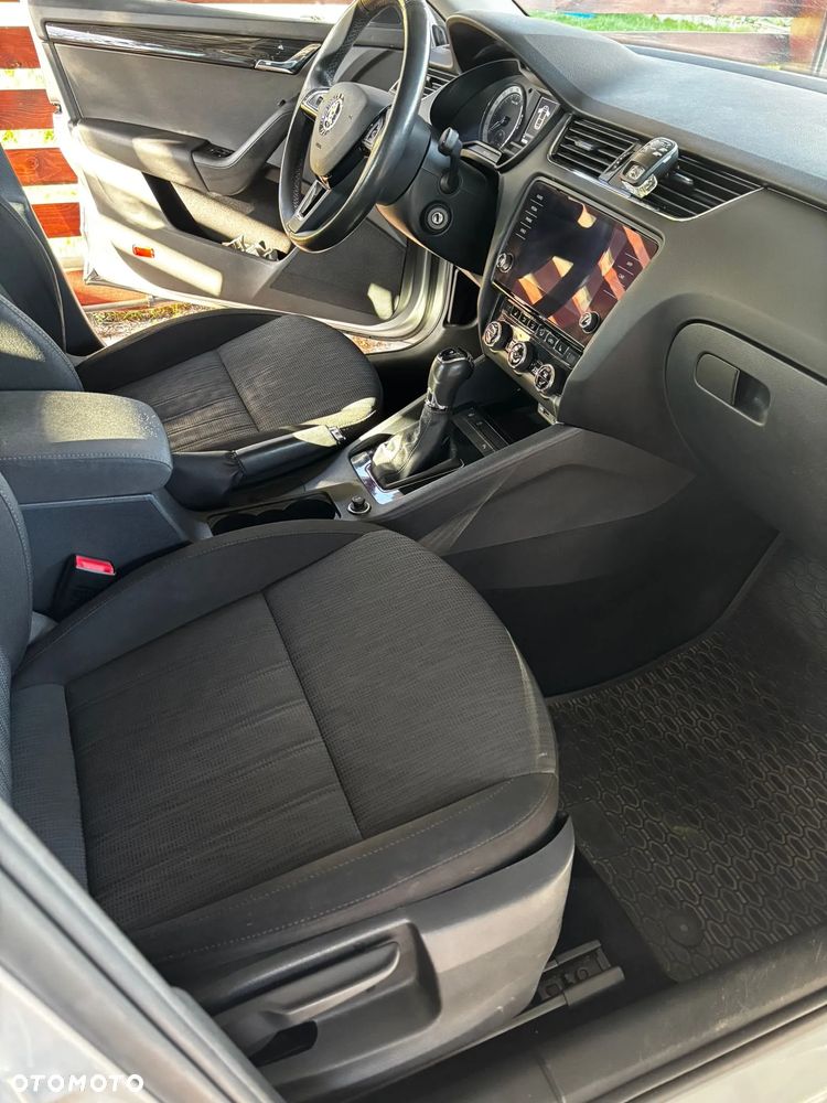 Skoda Octavia 2.0 TDI Clever DSG - 6