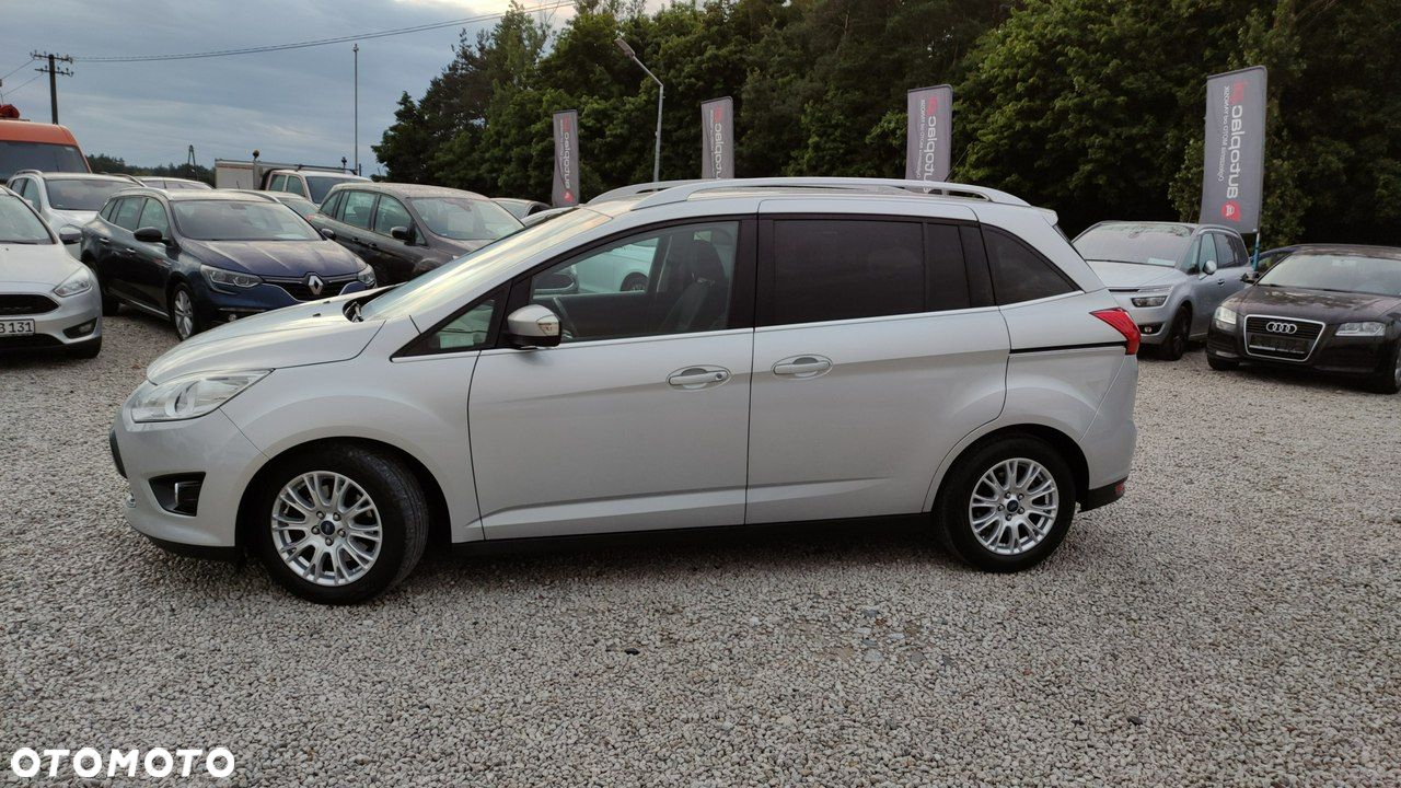 Ford Grand C-MAX - 32