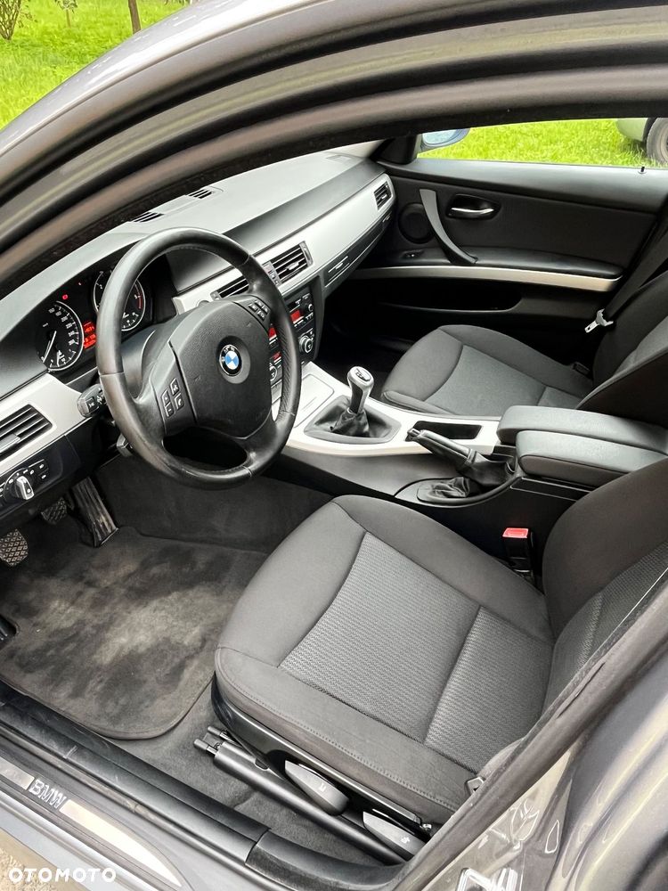 BMW Seria 3 318d DPF Edition Lifestyle - 10