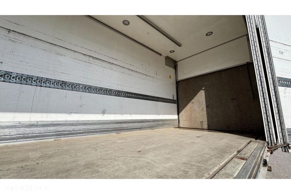 Mercedes-Benz Actros 1835 4x2 SIDE OPENING + CARRIER SUPRA 1150 Mt - 17