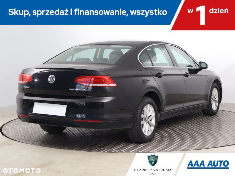 Volkswagen Passat - 6
