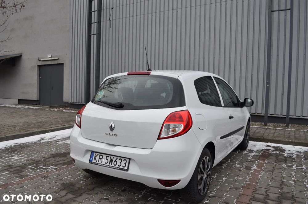 Renault Clio 1.5 dCi Authentique - 4