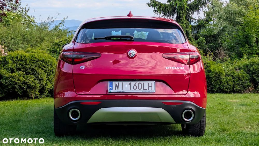 Alfa Romeo Stelvio - 13