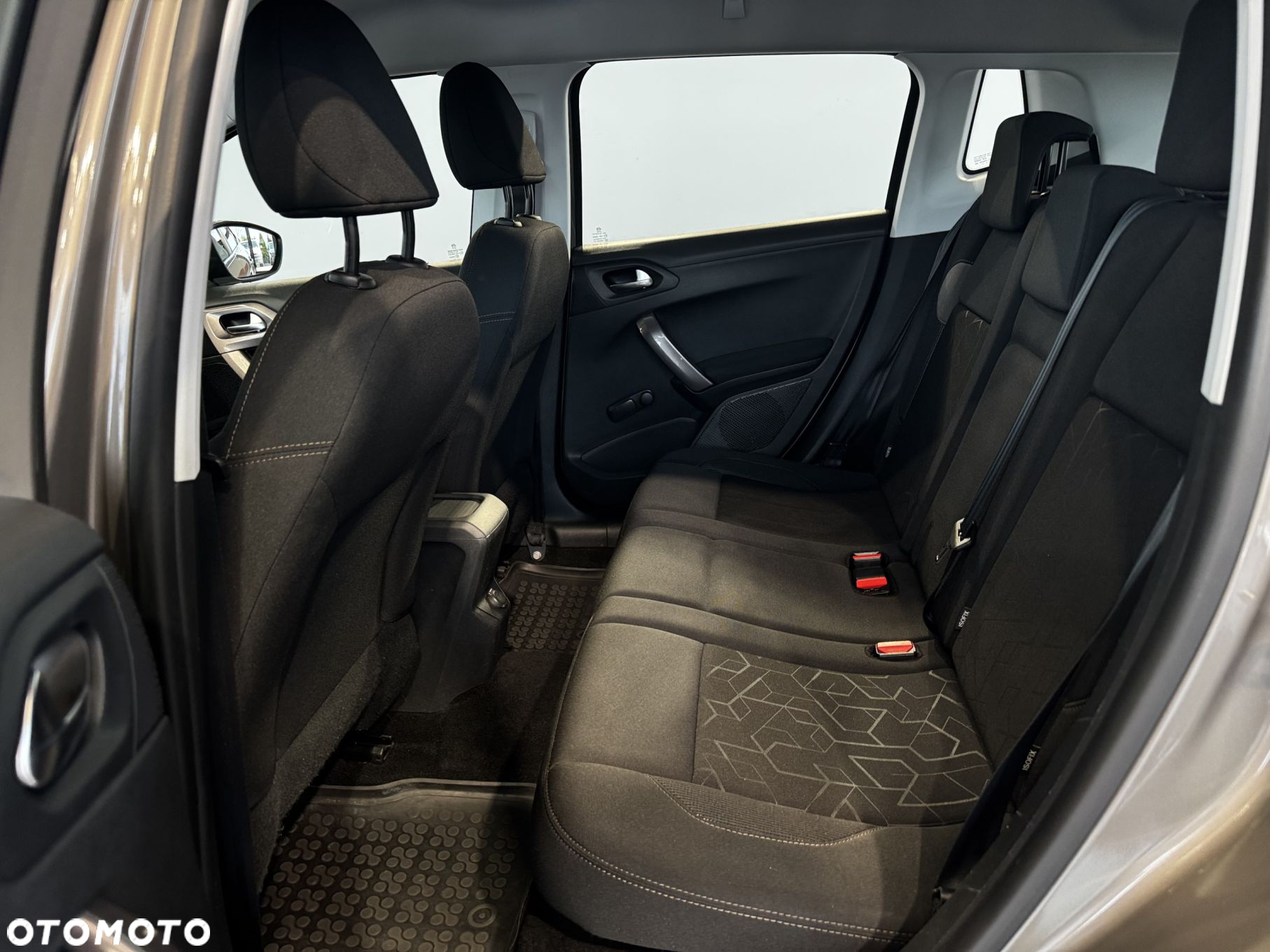 Peugeot 2008 - 11
