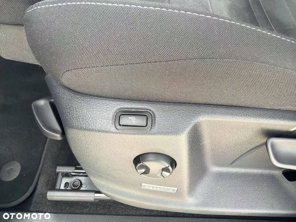Volkswagen Touran - 13